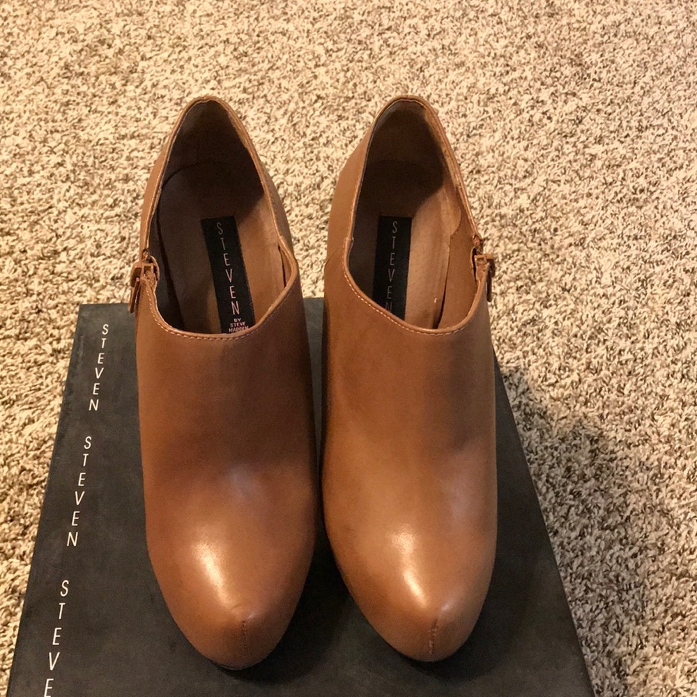 Steven by Steve Madden: Beleza Cognac Lea Booties